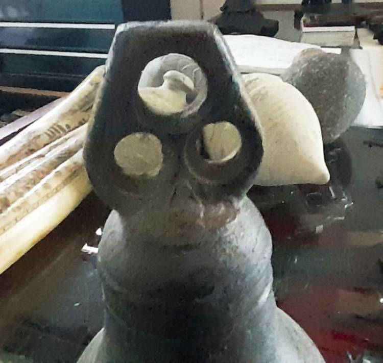 Campana in Bronzo con Maniglia a 3 Fori. Sec. XVII.