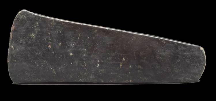 Ascia piatta in Bronzo, mm. 95. Europa, 2000-1500 a.C. (355)