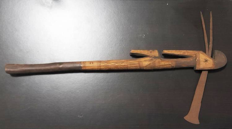 ASCIA Eritrea in Ferro e Legno. Decorata. Sec. XIX. 400,00