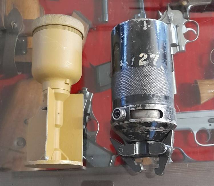 GB TROMBONCINO + GRANATA N°68 A.T.III x ENFIELD N°1 MKIII.