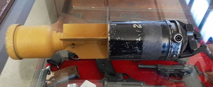 GB TROMBONCINO + GRANATA N°68 A.T.III x ENFIELD N°1 MKIII.