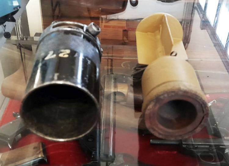 GB TROMBONCINO + GRANATA N°68 A.T.III x ENFIELD N°1 MKIII.
