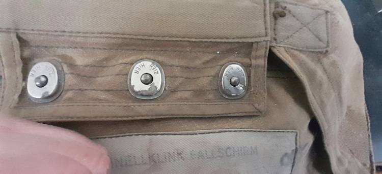 LW - FJ SACCA Paracadute ´Schnellklink Fallsschirm´.