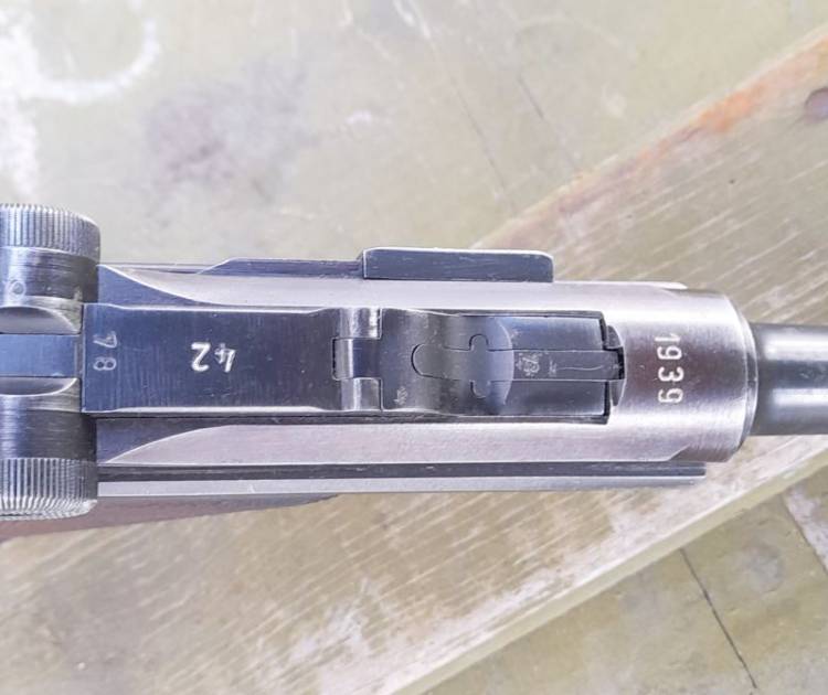 PISTOLA LUGER P.08 ‘42 1939’ Cal. 9x21.
