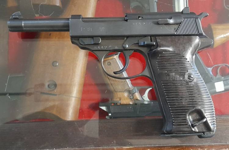 PISTOLA WALTHER P.38 ‘byf 43’ Cal. 9x21.