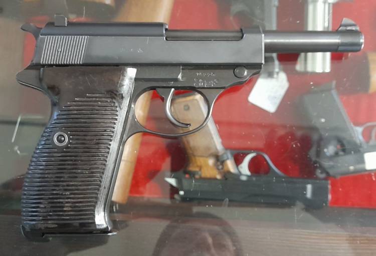 PISTOLA WALTHER P.38 ‘byf 43’ Cal. 9x21.