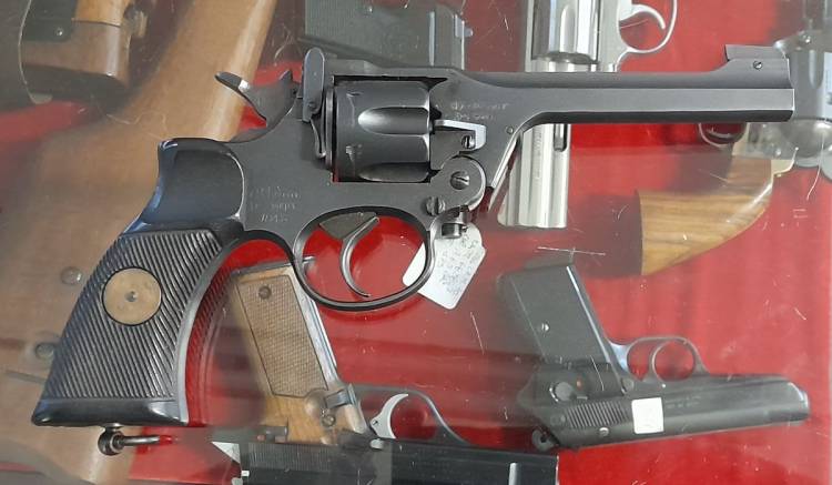 REVOLVER ENFIELD N° 2 MKI** ´Albion 1943´ Cal. 38 SW.