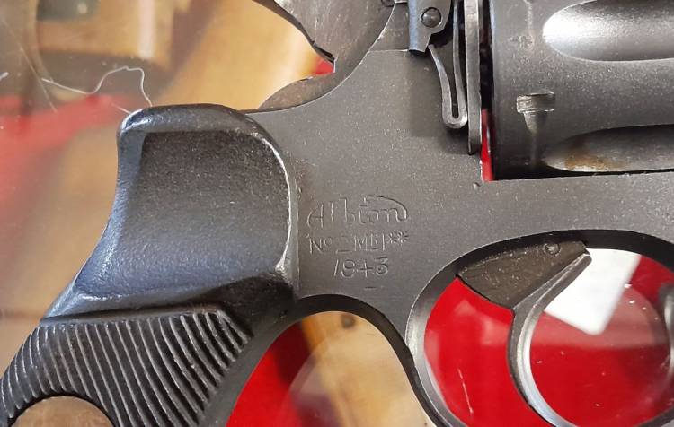REVOLVER ENFIELD N° 2 MKI** ´Albion 1943´ Cal. 38 SW.