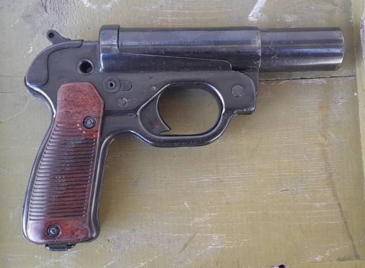 PISTOLA LANCIARAZZI MOD. LP.42 (1).
