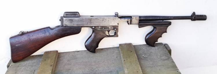 FUCILE MITR. THOMPSON M.1928 A1 + IMP. ANT. + SERBATOIO CIRC,