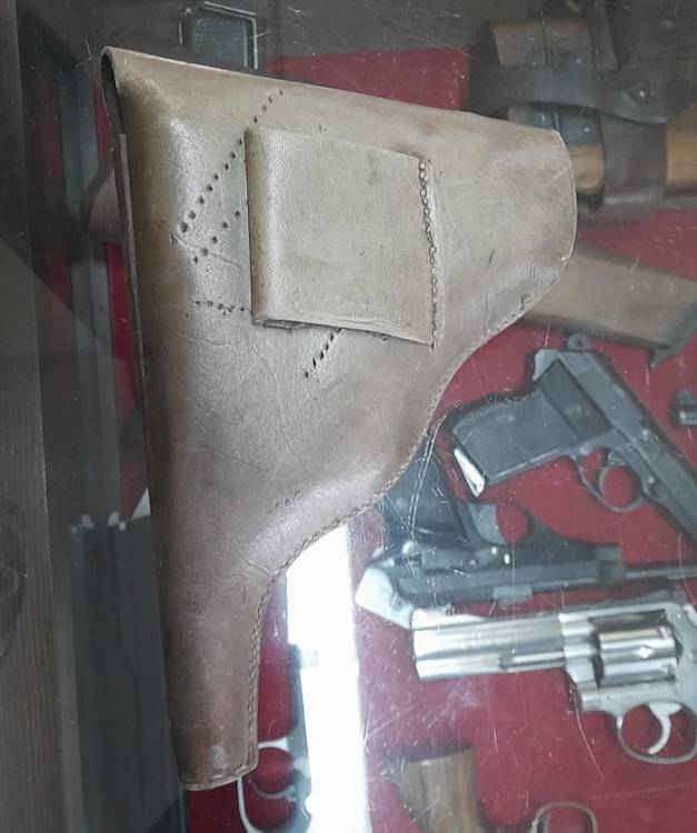 REI FONDINA PISTOLA GLISENTI M.1910 – BRIXIA M.1913 CUOIO VERDE.