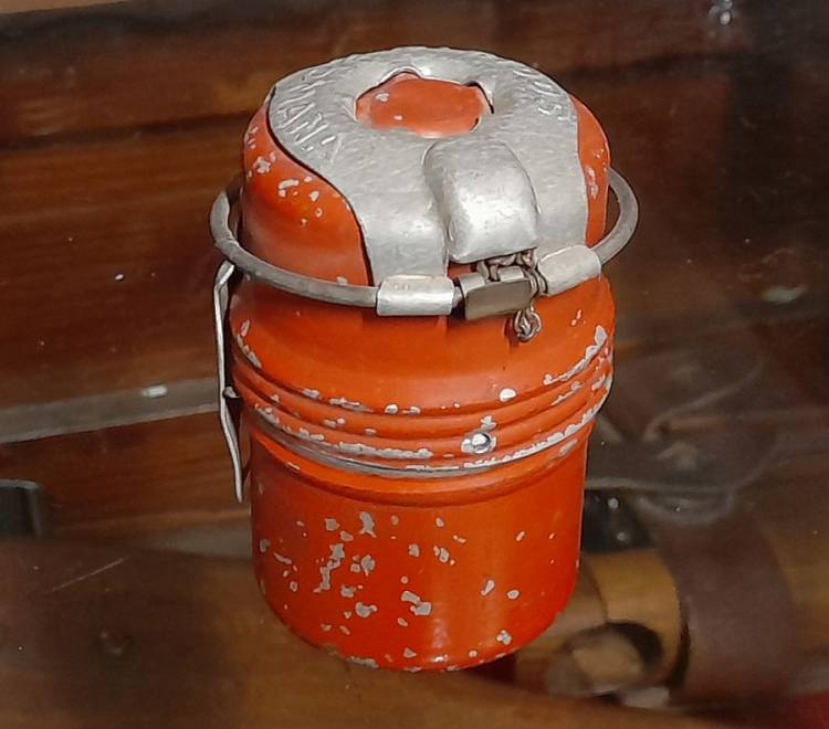 BOMBA A MANO S.R.C.M. M.35 ‘SOCIETA’ ROMANA’ Rossa.