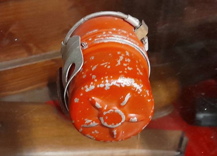 BOMBA A MANO S.R.C.M. M.35 ‘SOCIETA’ ROMANA’ Rossa.