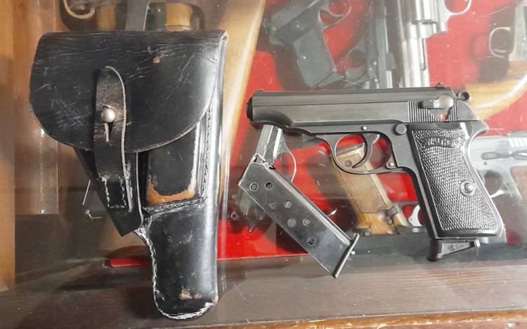 PISTOLA WALTHER PP ZELLA MEHLIS R.F.V. N Coronata Cal. 7,65 Br. + FONDINA