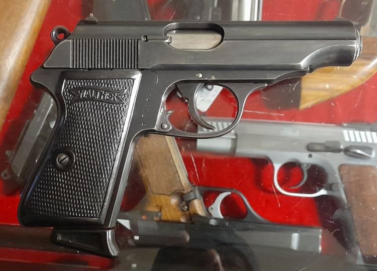 PISTOLA WALTHER PP ZELLA MEHLIS R.F.V. N Coronata Cal. 7,65 Br. + FONDINA
