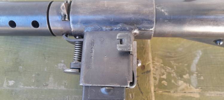 GB STEN MKII (7)