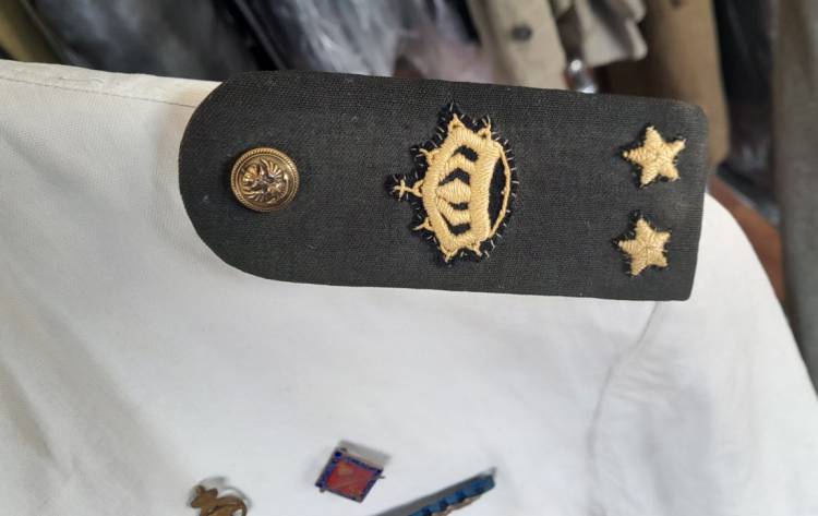 RM UNIFORME Bianca Estiva M.1903 S.Ten. di Vascello + Fregi.