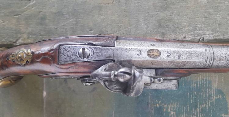 PISTOLA A PIETRA BRESCIANA, FIRMATA ‘NASE’. Cm. 29. SEC. XVIII.