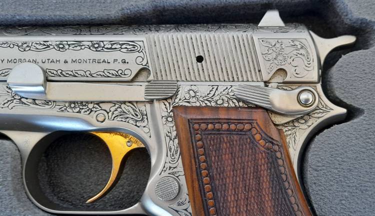PISTOLA BROWNING HP.35 RENAISSANCE INCISA Cal. 9x21.