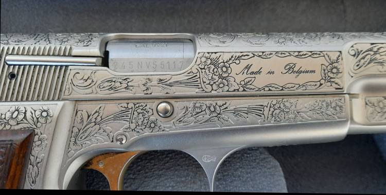 PISTOLA BROWNING HP.35 RENAISSANCE INCISA Cal. 9x21.