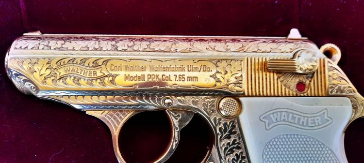 PISTOLA WALTHER PPK ‘GOLD’. Cal. 7,65 Br.