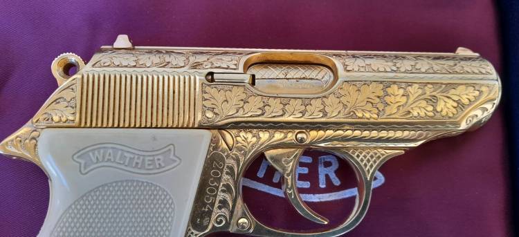 PISTOLA WALTHER PPK ‘GOLD’. Cal. 7,65 Br.