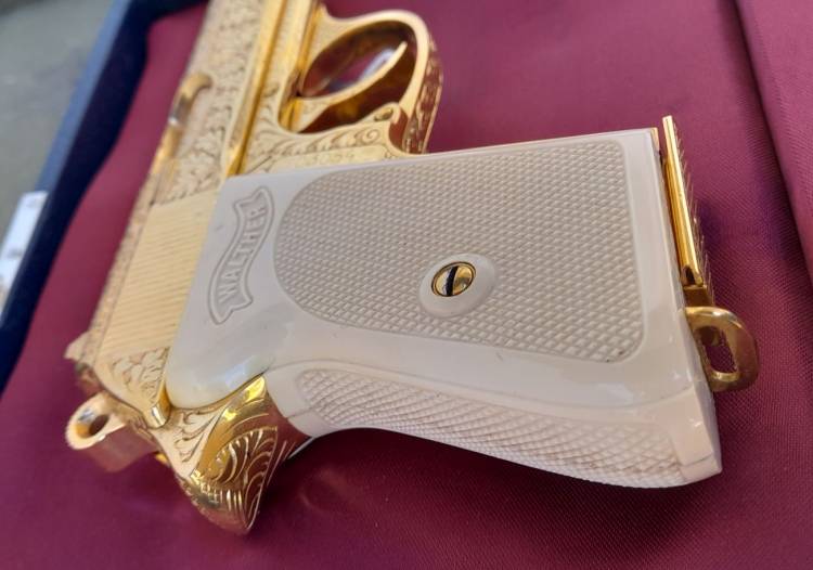PISTOLA WALTHER PPK ‘GOLD’. Cal. 7,65 Br.