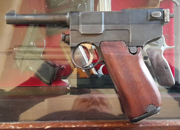 PISTOLA GLISENTI M.1910 (I-1615). Cal. 9 Glisenti.