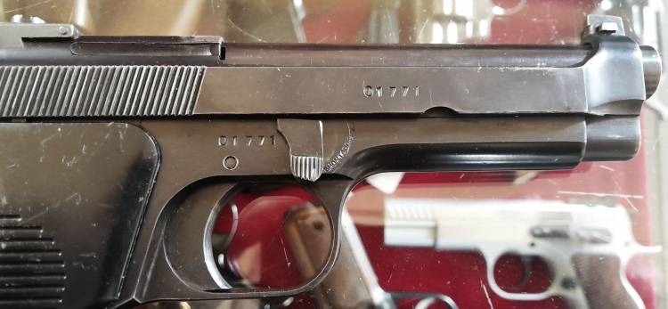 PISTOLA BERETTA MOD. 1951 Cal. 7,65 Pb. SPORT. scarr.+sc. 1.200,00