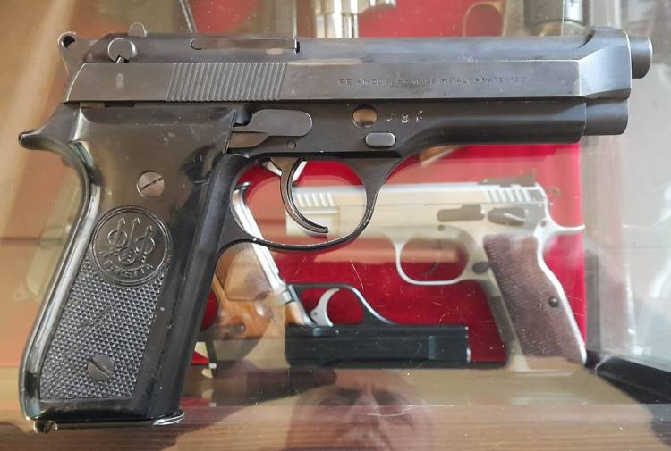 PISTOLA BERETTA M. 92-S Cal. 9x19.