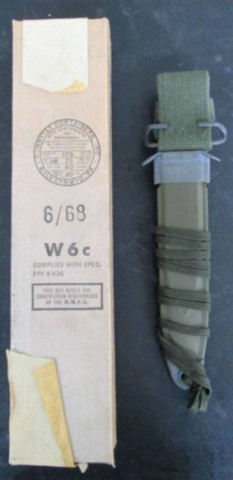 D - ARMI BIANCHE -  - US  FODERO Mod. M8A1 + SCATOLA