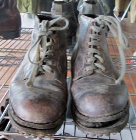 I - MILITARIA STORICA -  - SA-SS	SCARPONCINI MONTAGNA MARRONI  (3 FORI � 4 GANCETTI)