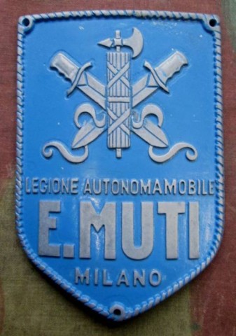 I - MILITARIA STORICA -  - RSI - SCUDETTO DA BRACCIO DELLA L.A.M. E.MUTI    (COPIA)