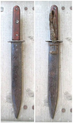 D - ARMI BIANCHE -  - AU PUG. KAMPFMESSER (2).