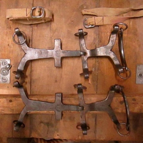 I - MILITARIA STORICA -  - GJ  RAMPONI da Ghiaccio con Lacci fissaggio. �WERKFULKMES - 2 - TERLET�. 