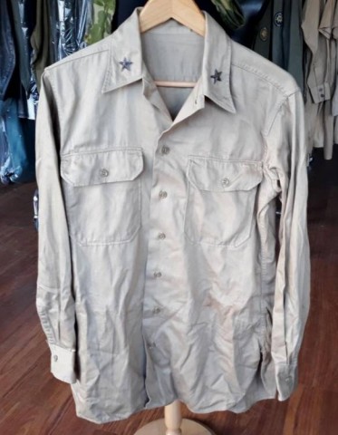 I - MILITARIA STORICA -  - US ARMY SUMMER SERVICE SHIRT  (BRIGADIER GENERAL PARACADUTISTI) + FOULARD.