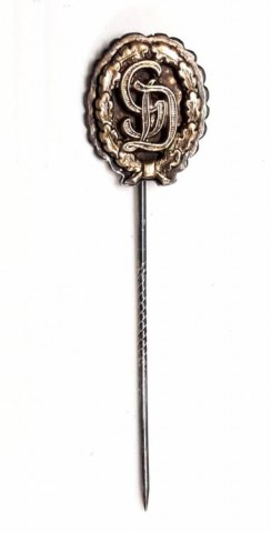 I - MILITARIA STORICA -  - HEER  OCCHIELLO  APPARTENENTE ALLA  GD �Grossdeutchland�, Arg. Dorato.		 	250,00	