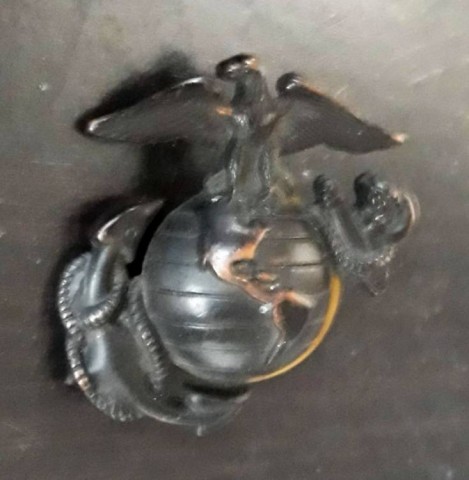 I - MILITARIA STORICA -  - USMC   FREGIO  IN METALLO  DA  COPRICAPO.