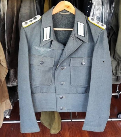 I - MILITARIA STORICA -  - HEER	GIACCA MOD. 44  Hauptmann CAVALLERIA.   DIAGONALINO FELPATO REI.	