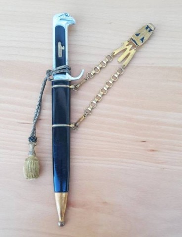 D - ARMI BIANCHE -  - MVSN	PUGNALE   M.37 UFF.  + SOSPENSIONI + NAPPINA.