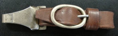 D - ARMI BIANCHE -  - SOSPENSIONE PER DAGA SA