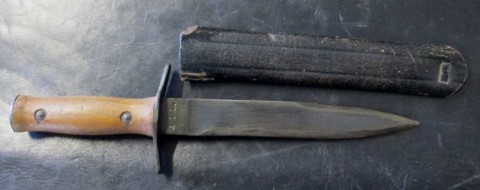 D - ARMI BIANCHE -  - PUGNALE G.I.L. (2)