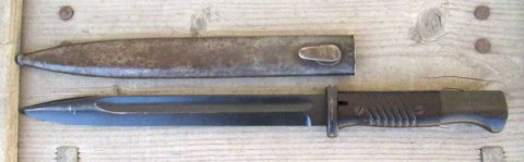 D - ARMI BIANCHE -  - BAY   K98k  M.84/98  BACHELITE (1).							250,00