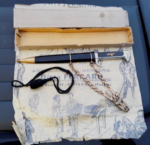 D - ARMI BIANCHE -  - PUGNALE  M.V.S.N. M.37 UFF. (LUNGO) + SOSPENSIONI + NAPPINA + SCATOLA	.