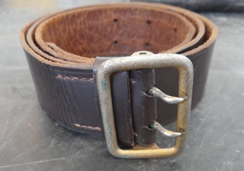 I - MILITARIA STORICA -  - RZM - NSDAP  CINTURONE LEITER DORATO.  2 ARDIGLIONI.
