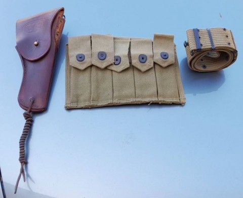 I - MILITARIA STORICA -  - US  FONDINA  COLT 1911 A1  + CINTURONE + PORTACARICATORI THOMPSON.