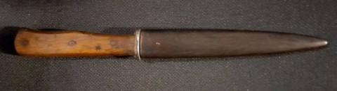 D - ARMI BIANCHE -  - KAMPFMESSER  Mod. �Tiger�  A UNA MOLLA.