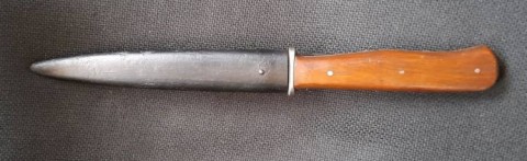 D - ARMI BIANCHE -  - KAMPFMESSER  Mod. �Tiger�  A UNA  MOLLA STRETTA.