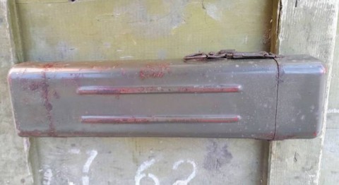 H - ACCESSORI -  - CUSTODIA x OTTICA Zf.39  (WaA)  IN METALLO.