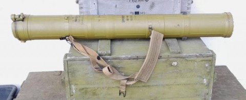 F - ARMI DISATTIVATE -  - URSS  LAUNCHER  9M111M   Faktoriya ATGM  + BRETELLE TRASPORTO.